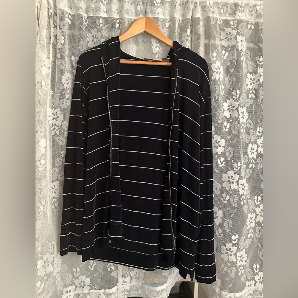 Like new chicos sweater.